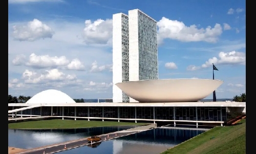 Deputados contrários ao fim da escala 6x1 acumulam quase 800 faltas sem justificativa