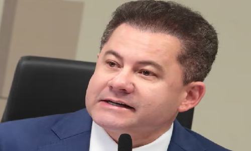 Dinheiro vivo apreendido pela PF escancara elo entre Cezinha de Madureira, Vorcaro e Mendonça