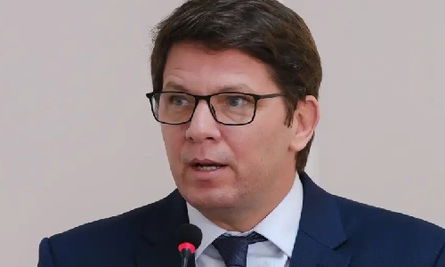 Ex-assessora que denunciou rachadinha com Mario Frias recebeu R$ 237 mil da Câmara