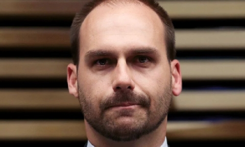 GRANDE DIA! Eduardo Bolsonaro é condenado por obstrução de justiça e fica inelegível até 2040!