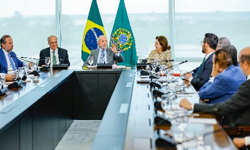 Governo prevê mistura de até 32% de etanol na gasolina