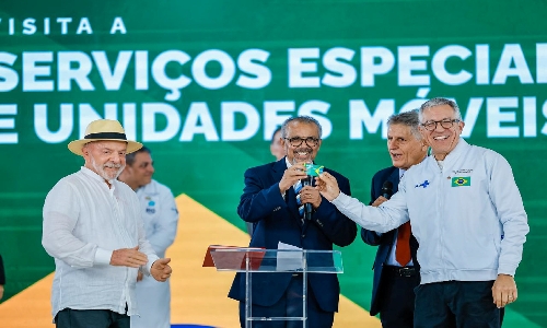 Junto a Lula, diretor-geral da OMS diz que SUS é exemplo para o mundo