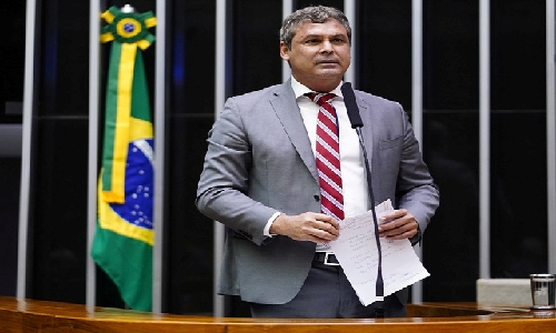 Lindbergh Farias defende discurso de Lula na ONU e repudia ingerência dos EUA no Brasil
