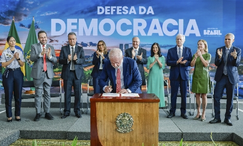 Lula homenageia Zuenir Ventura e exalta legado em defesa da democracia e dos direitos humanos