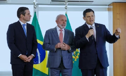 Lula reúne comando da Câmara e do Senado para destravar FIM DA ESCALA 6X1 E ISENÇÃO EM COMPRAS INTERNACIONAIS