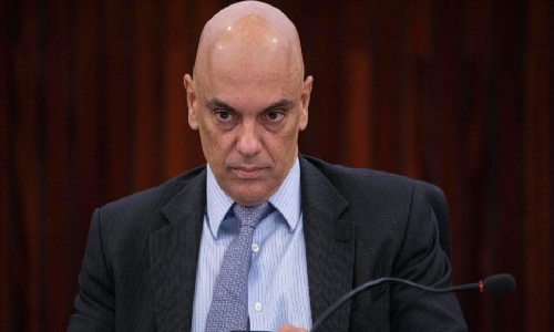 Moraes dá 48 horas para Bolsonaro informar se autorizou vídeo com IA