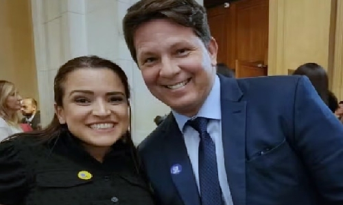 Produtora do filme sobre Jair Bolsonaro promete entregar documentos à PF até sexta-feira