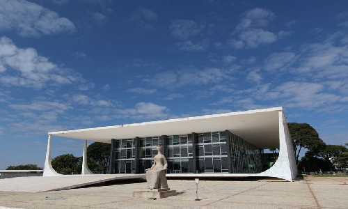 Com julgamento marcado, STF já tem maioria de votos para condenar Eduardo Bolsonaro