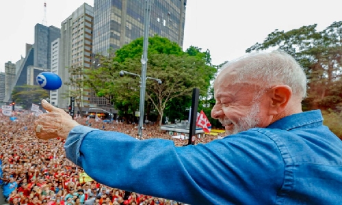 ‘Conquista que saiu da rua e do povo trabalhador’, diz Lula após Senado aprovar fim da escala 6×1