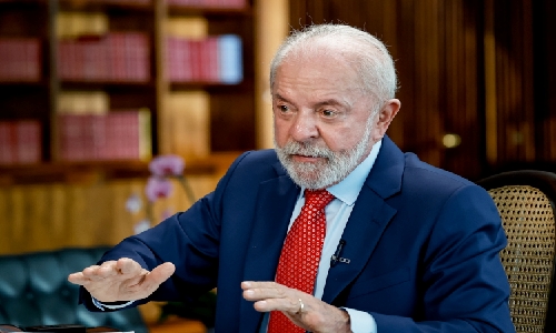 Lula barra altos salários que ultrapassariam limite previsto na Constituição