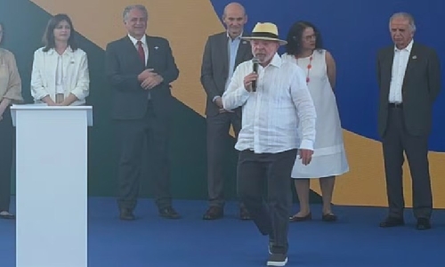 Lula defende verba fixa fora do Orçamento para concluir o primeiro submarino nuclear brasileiro