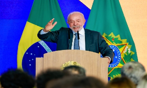 Lula diz que pressão da sociedade fez PL recuar sobre fim da escala 6×1
