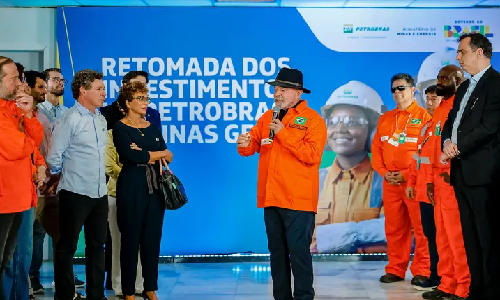 Para proteger o consumidor, Lula defende retomada de distribuidora e controle de preços dos combustíveis