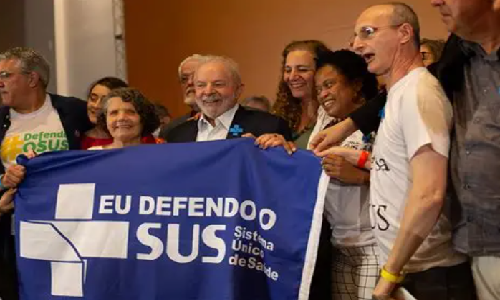 Lula exalta o SUS como 