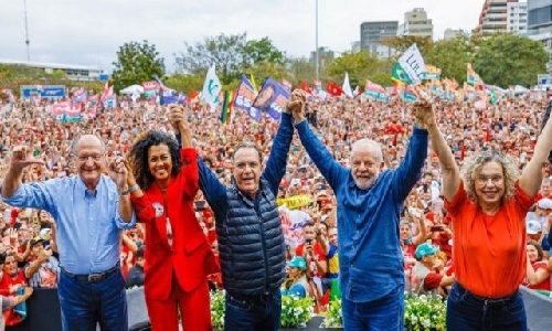 Em Santa Catarina, Lula escancara o abismo entre o futuro da educação e o retrocesso bolsonarista