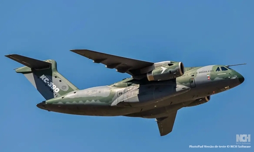 Embraer assina contrato de venda de aviões para os Emirados Árabes