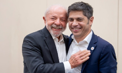 Kicillof pede desculpas ao Brasil por insultos de Milei