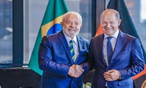 Lula desembarca na Alemanha e coloca Brasil no centro da nova indústria global