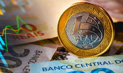 Moeda brasileira avança frente ao dólar e governo celebra entrada recorde de capital produtivo
