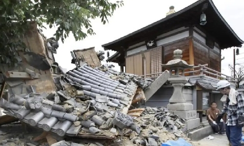 Ondas de 5 metros e destruição: Japão sofre com forte terremoto e tsunami