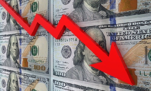 Dólar volta a R$ 5, e bolsa cai com tensão no Oriente Médio