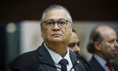 Dino determina que PF investigue conexões do Banco Master com cemitérios privatizados de SP