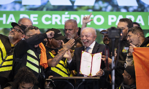 Governo avança com crédito de R$ 30 bilhões para renovação de frota de motoristas de aplicativo, taxistas e transporte escolar