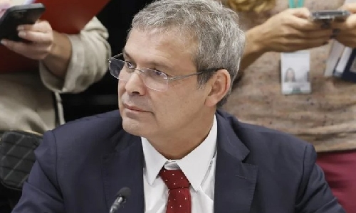 Lindbergh Farias denuncia desculpa do Pix para aprovar AUTONOMIA DO BC