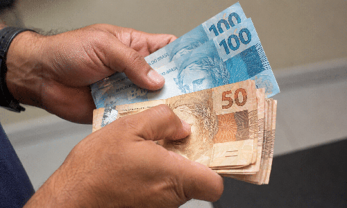 Lula desmascara Flávio ao mostrar que salário mínimo seria R$ 900 sem reajuste real