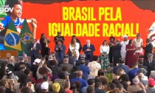 Lula entrega 18 novos títulos de territórios quilombolas