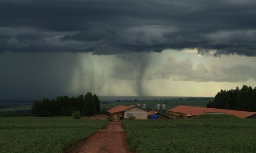 Meteorologia prevê chuva de granizo neste fim de semana na Região Sul