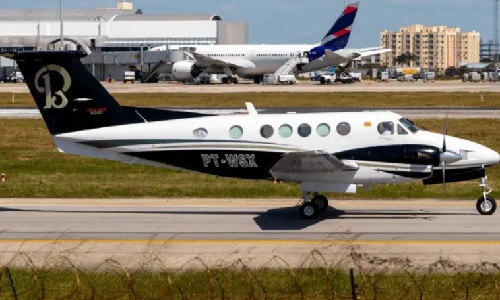 Ministro André Mendonça determina bloqueio de avião vendido por Ciro Nogueira a aliados de Hugo Motta