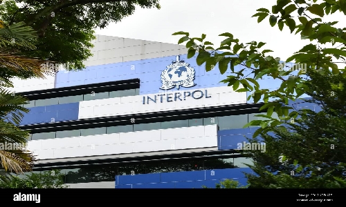 Polícia Federal avalia acionar a Interpol para rastrear bens de Flávio Bolsonaro no exterior
