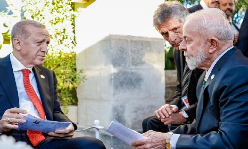 Lula e Erdogan consolidam pacto de defesa e cobram diplomacia para conflitos globais