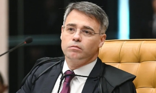 AGU avalia que Mendonça invadiu competência de Lula e prepara reação após interferência na PF