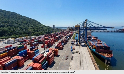 Exportações do Brasil para os EUA caem 12,2%, enquanto comércio com resto do mundo avança 10,5%