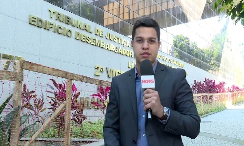 Flávio Bolsonaro foge de desafio e recusa abrir sigilos bancário e fiscal