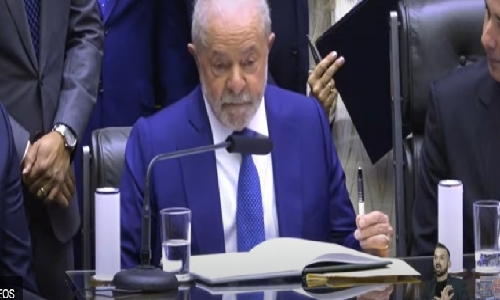 Lula formaliza no TSE desafio de quebra de sigilo e coloca Flávio Bolsonaro contra a parede