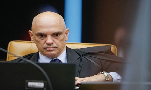 Moraes dá 10 dias para PF ouvir Flávio em caso de calúnia contra Lula