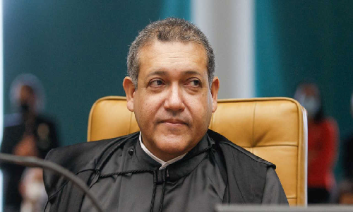 Plenário do TSE impõe derrota a Nunes Marques e manda Flávio Bolsonaro apagar publicação contra Lula