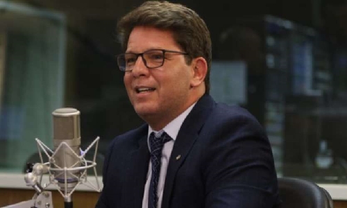 Produtora de filme sobre Bolsonaro pagou assessores de Mario Frias durante gravações